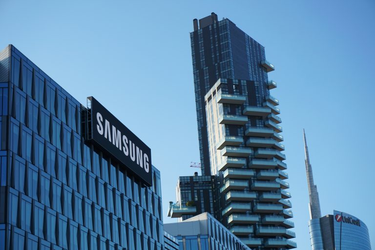 Samsung's Chip Sector Strategy for Recovery During Profit Challenges